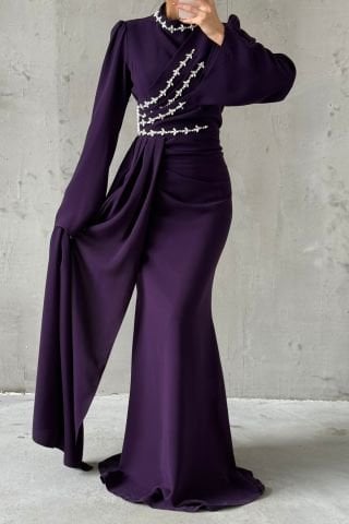 Kuyruklu İnce Taş Detaylı Krep Tesettür Abiye Mor