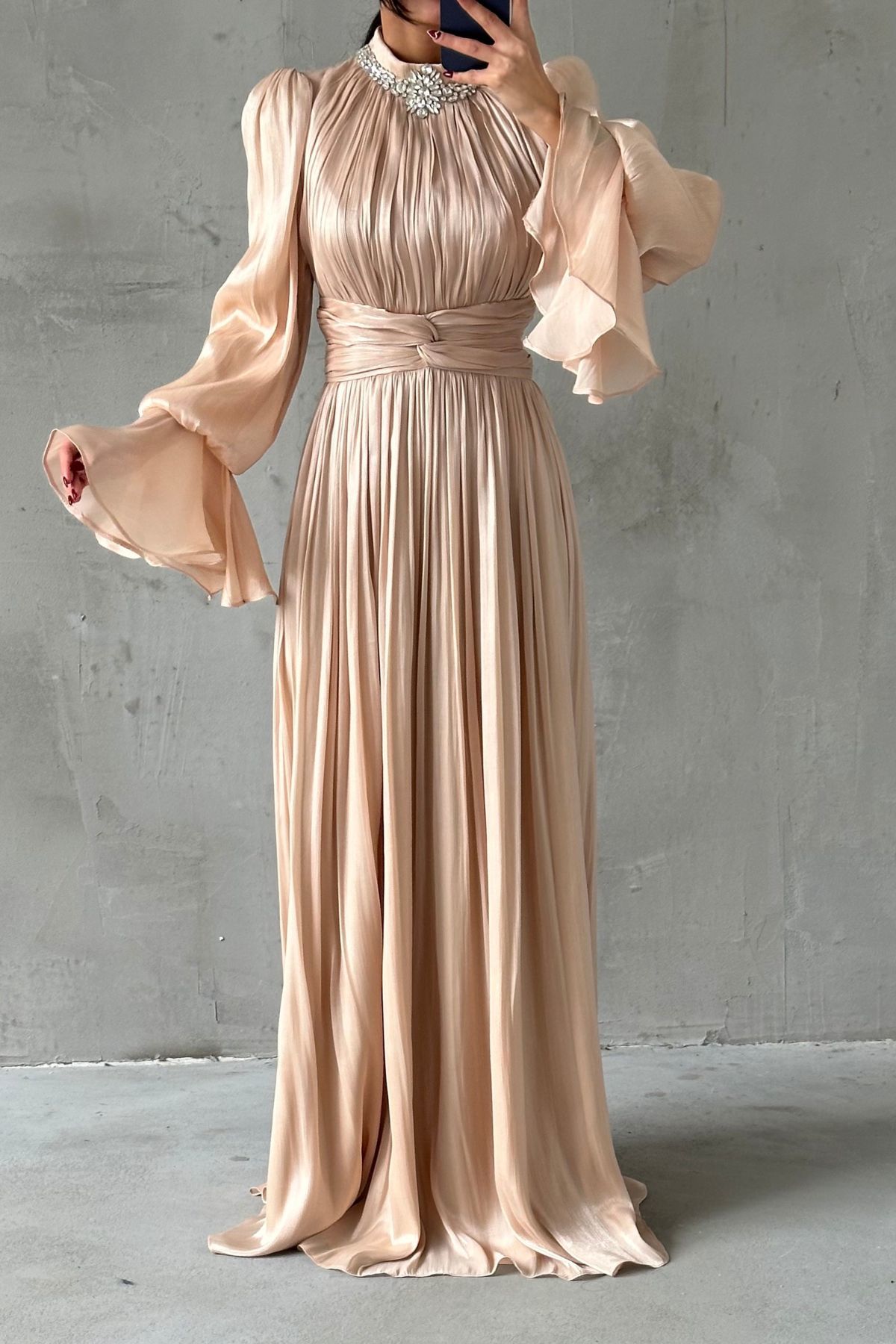 Zarif Taş Detaylı Volan Kollu Tesettür Abiye Bakır