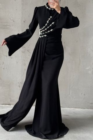 Kuyruklu İnce Taş Detaylı Krep Tesettür Abiye Siyah