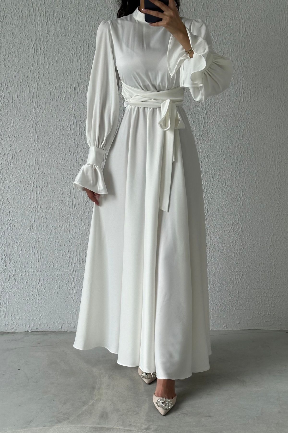 Volan Kol Detaylı Saten Tesettür Abiye Ekru