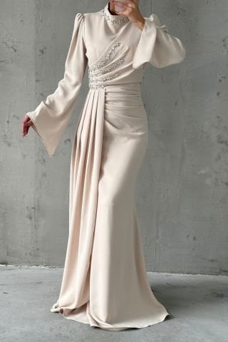 Kuyruklu İnce Taş Detaylı Krep Tesettür Abiye Taş