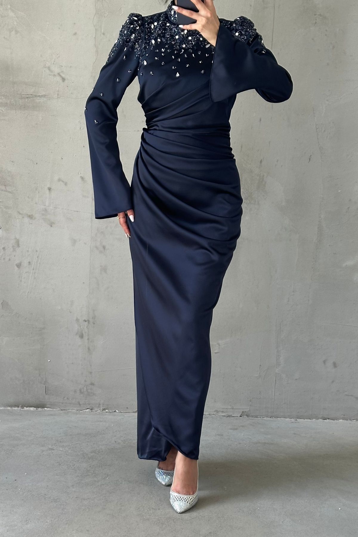 Taş İşlemeli Volan Kol Saten Tesettür Abiye Lacivert