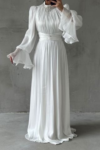 Zarif Taş Detaylı Volan Kollu Tesettür Abiye Ekru