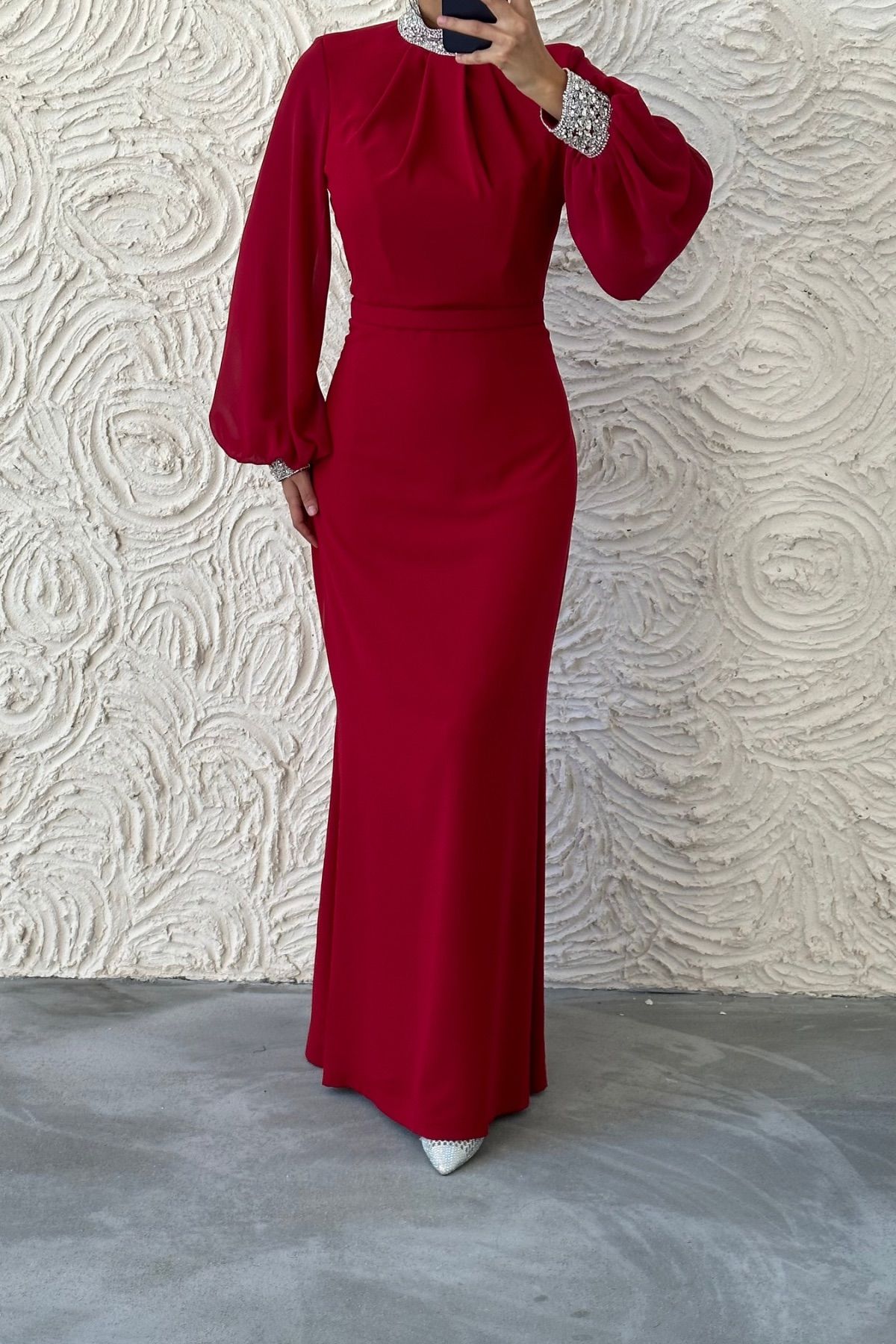 Sade ve Şık Balon Kol Taş Detaylı Krep Abiye Bordo