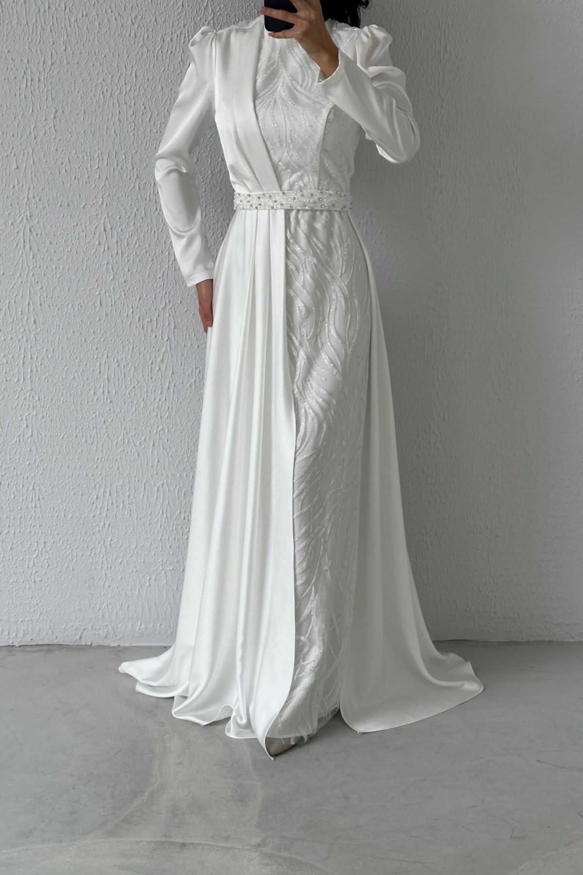 Göz Kamaştıran Model Pelerinli Saten Tesettür Abiye Ekru