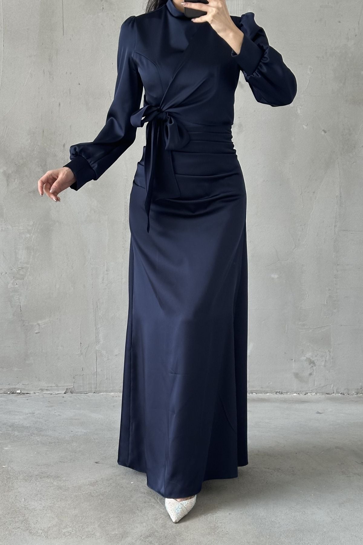 Büzgü Ve Düğüm Detaylı Saten Tesettür Abiye Lacivert