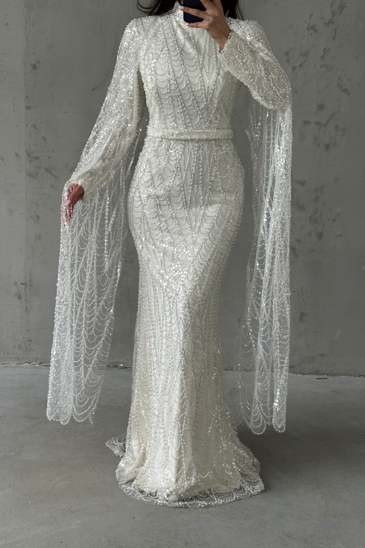 Işıltılı İşlemeli Uzun Kollu Tesettür Abiye Beyaz