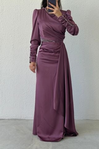 Zarif Işıltı: Taş Detaylı Drapeli Saten Tesettür Abiye Gül Kurusu