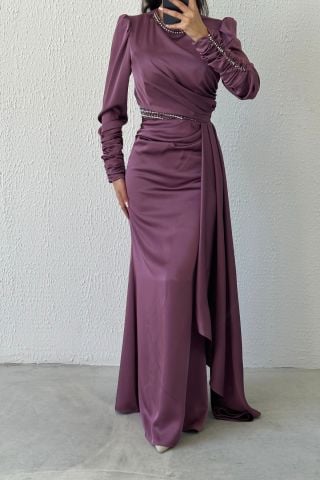 Zarif Işıltı: Taş Detaylı Drapeli Saten Tesettür Abiye Gül Kurusu