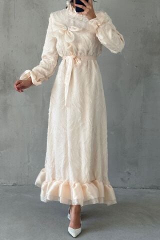 Zarif Fırfır Detaylı Tesettür Abiye Ekru