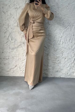 Büzgü Ve Düğüm Detaylı Saten Tesettür Abiye Taş