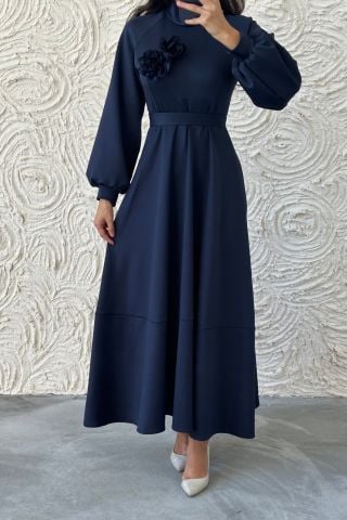 Şık Kemerli Broş Detaylı Dalgıç Tesettür Elbise Lacivert