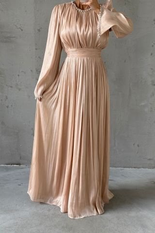 İncilerle Süslenmiş Akıcı Organze Kumaş Tesettür Abiye Pudra