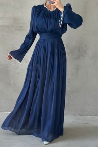 İncilerle Süslenmiş Akıcı Organze Kumaş Tesettür Abiye Lacivert